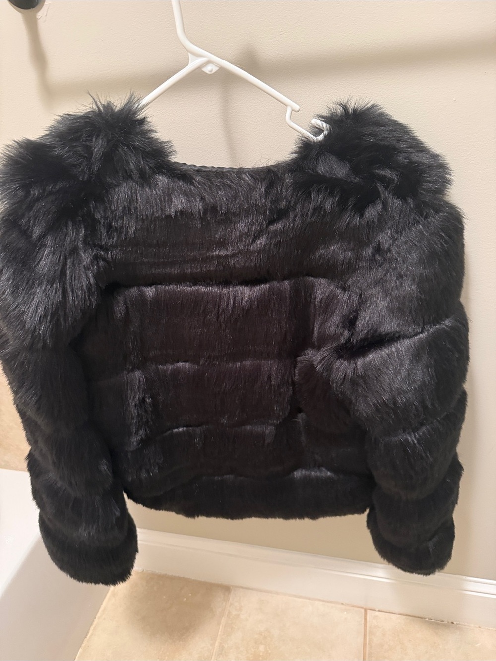 Black Faux Fur Jacket - Women - Picture 2 of 3